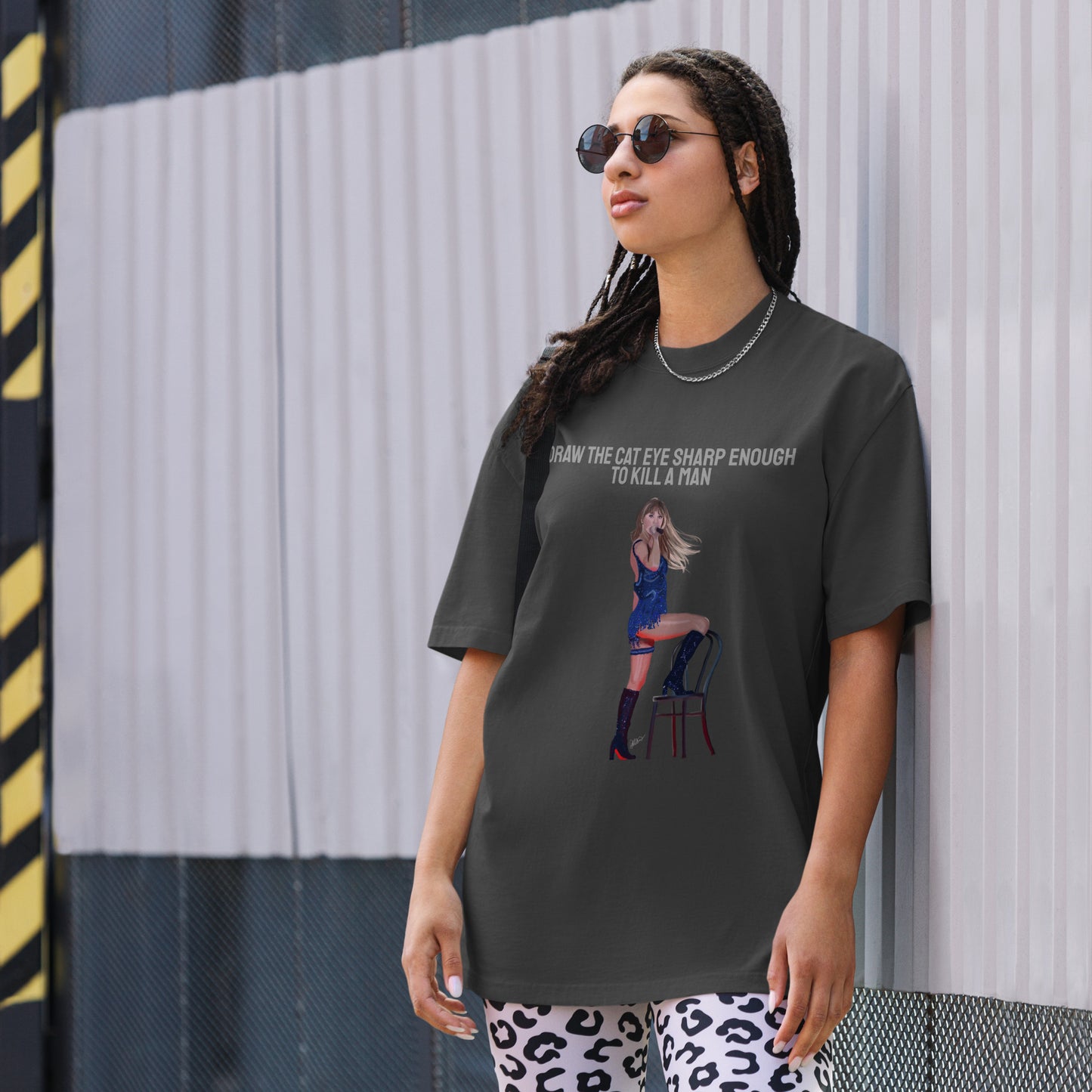 Cat Eye Oversized faded t-shirt